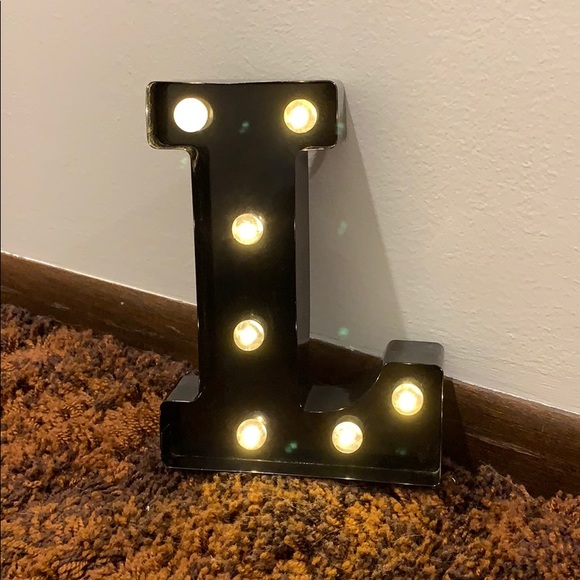“L” Marquee Letter - Picture 2 of 7